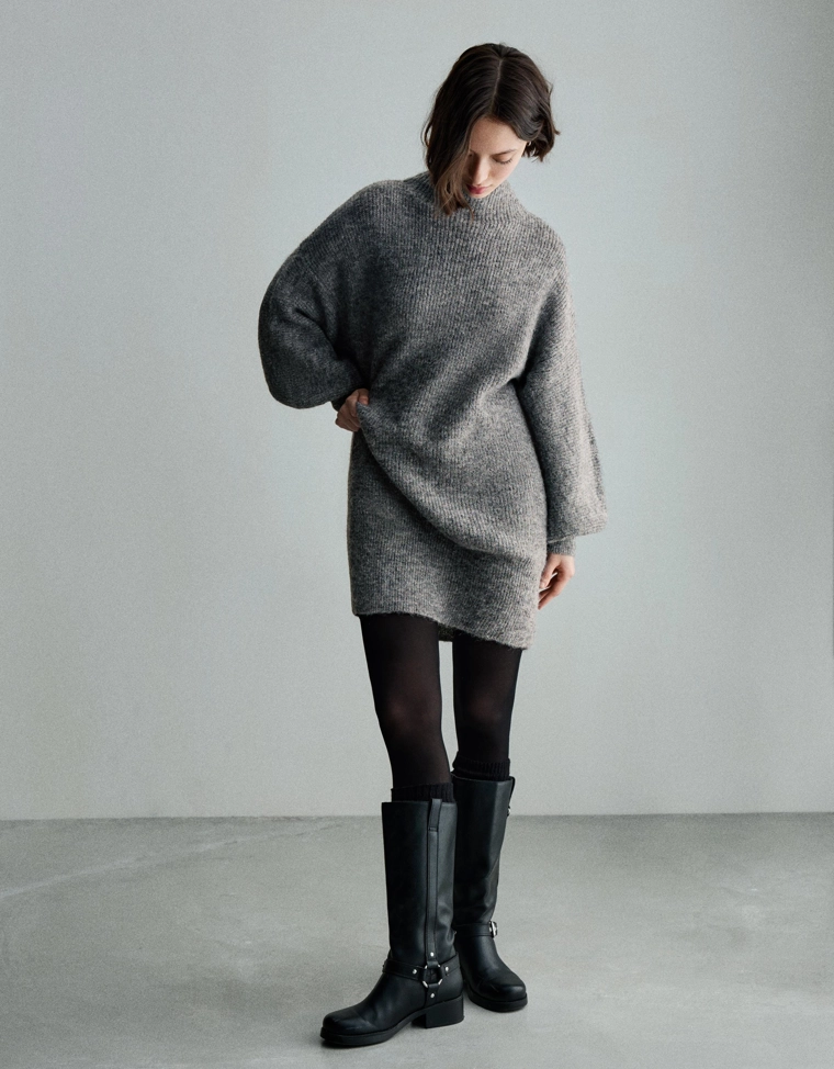 Мини-платье с объемными рукавами