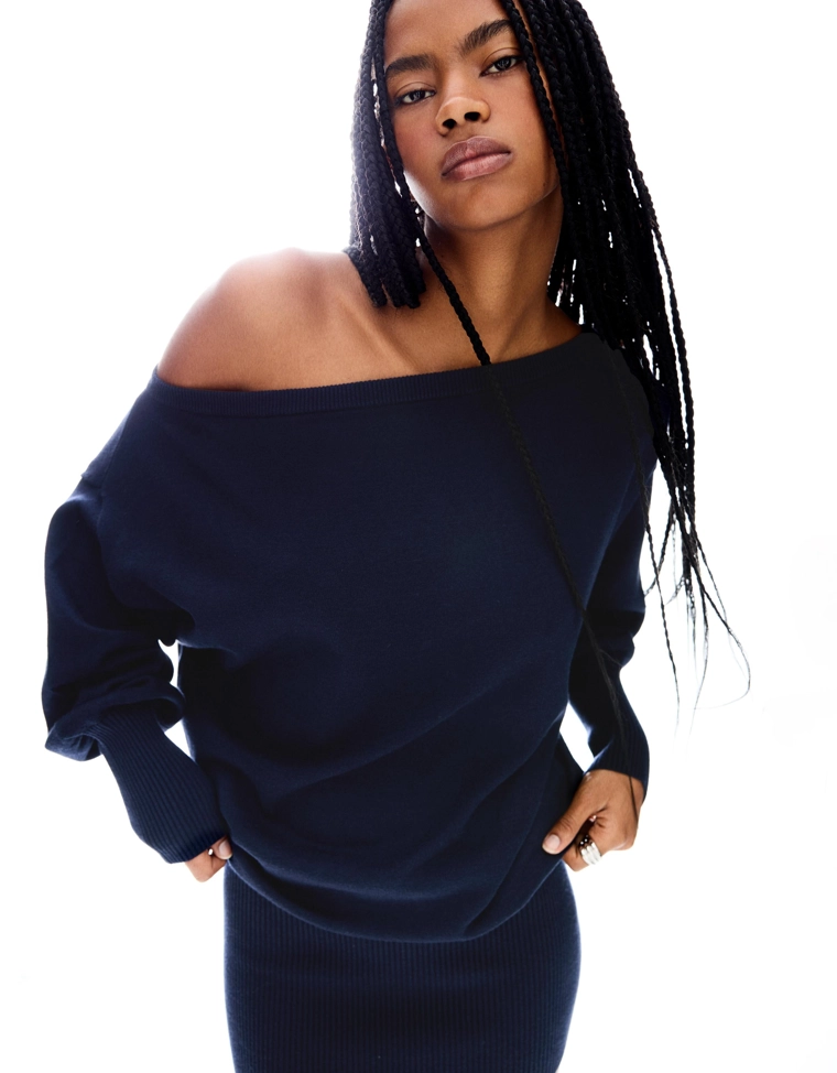 Мини-платье асимметричного кроя с низом в рубчик