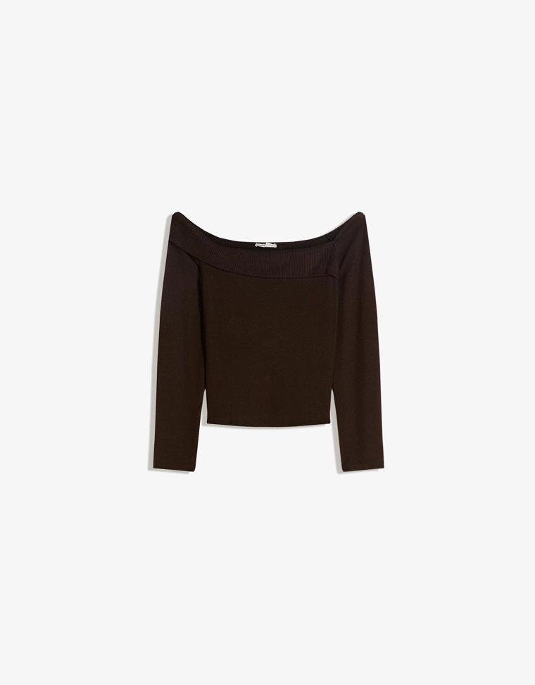 Мягкий асимметричный трикотажный джемпер