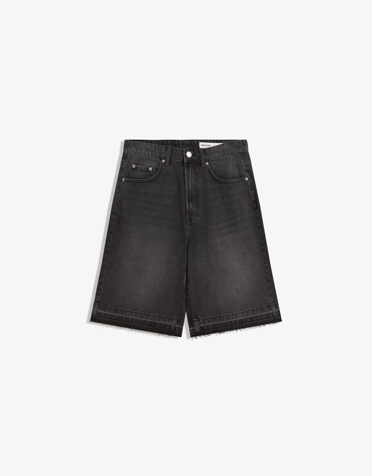 Шорты-бермуды свободного кроя