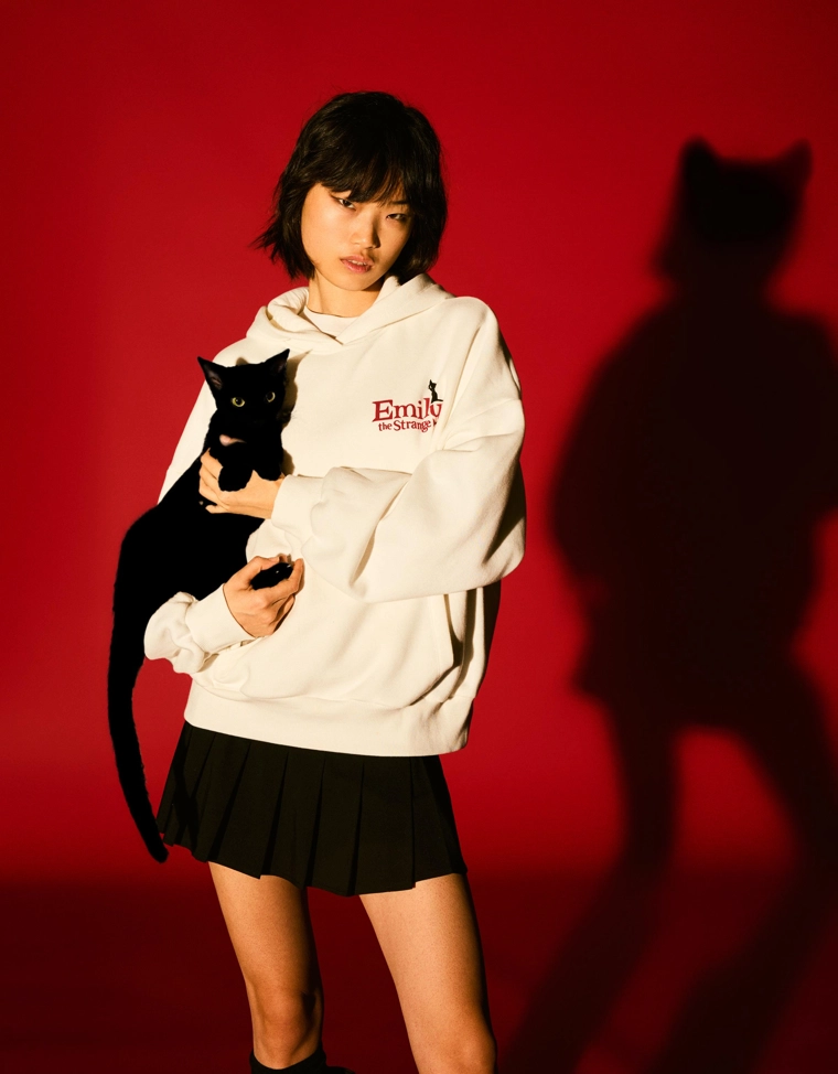 Толстовка «Эмили Странная»