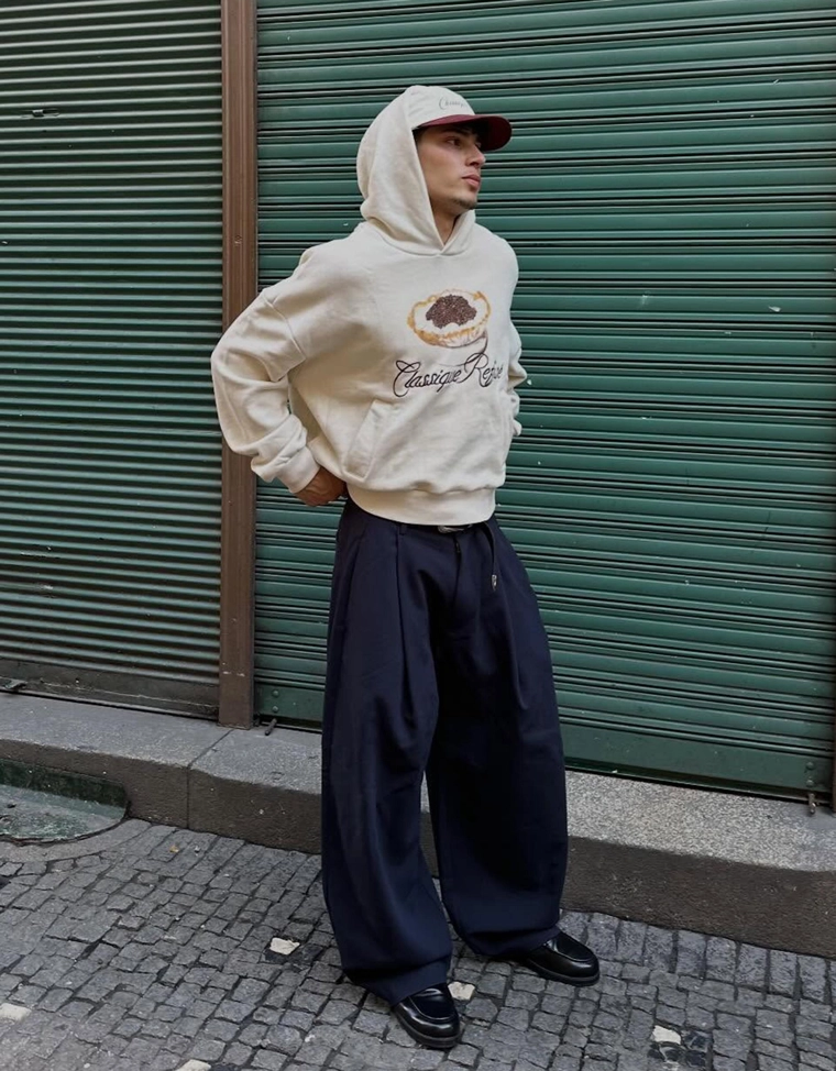 Худи с капюшоном, принтом и вышивкой