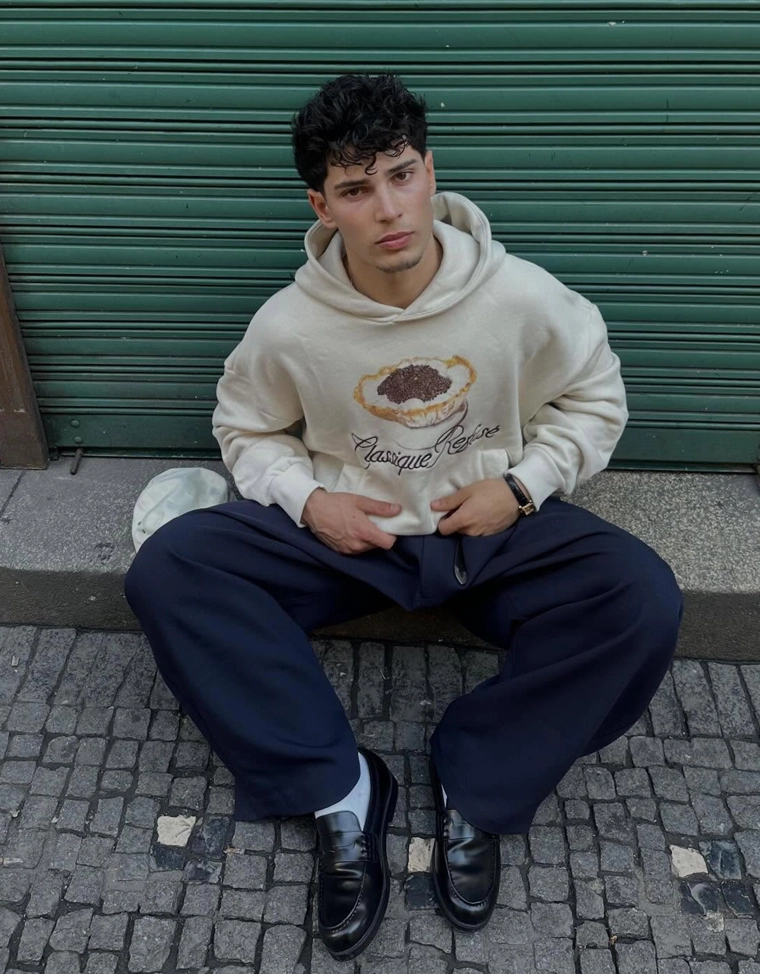 Худи с капюшоном, принтом и вышивкой