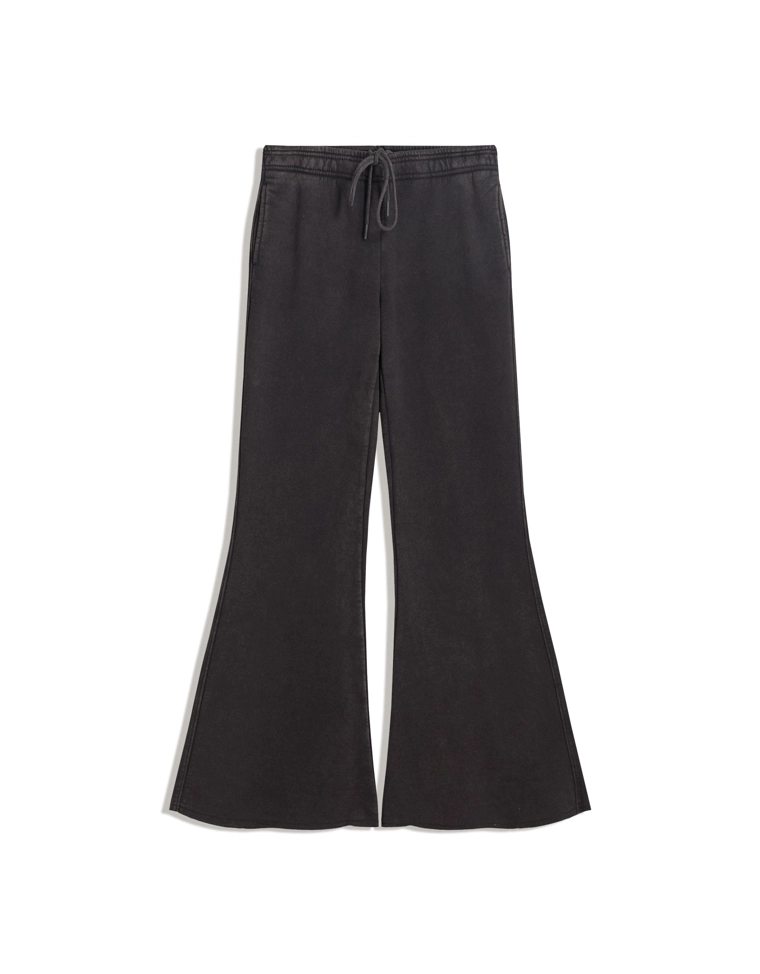 Расклешенные брюки из мягкой ткани с необработанным краем