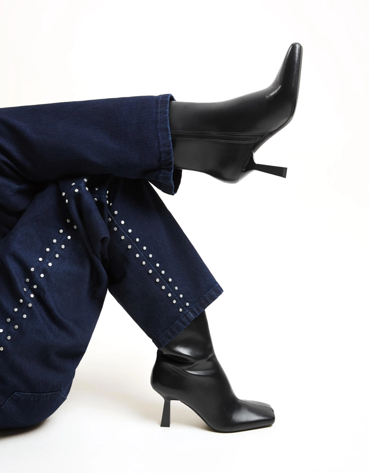 Ботильоны на среднем тонком каблуке с квадратным носом