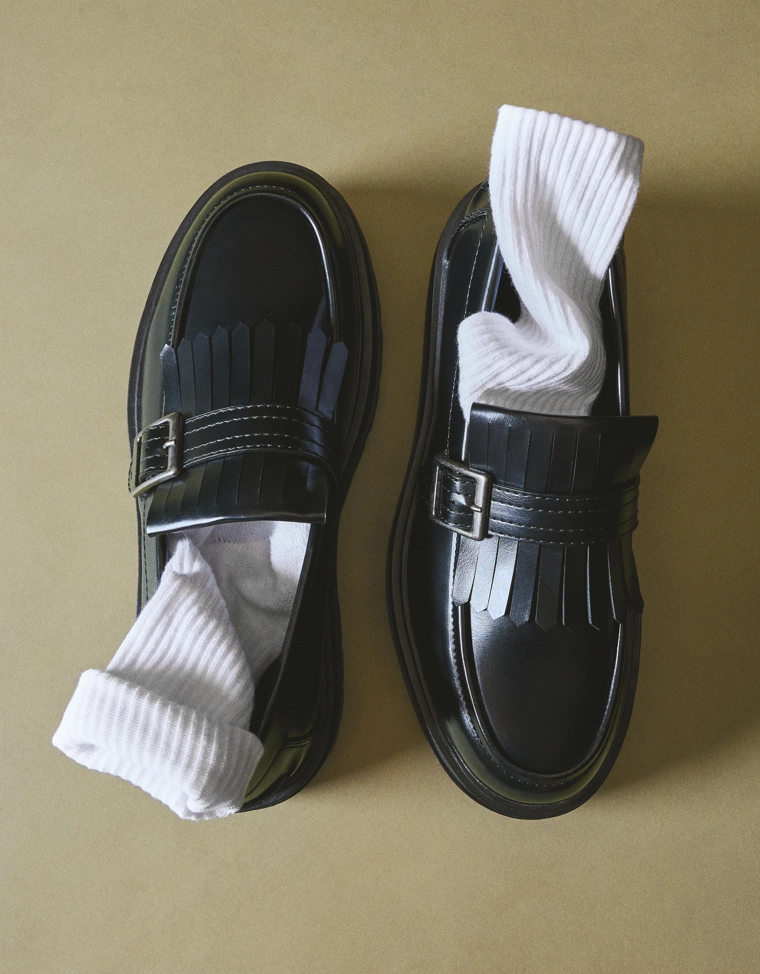 Мокасины на толстой подошве с пряжкой