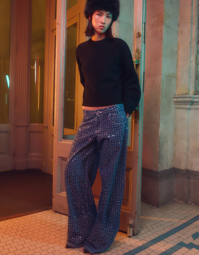 Джинсы свободного кроя с пайетками