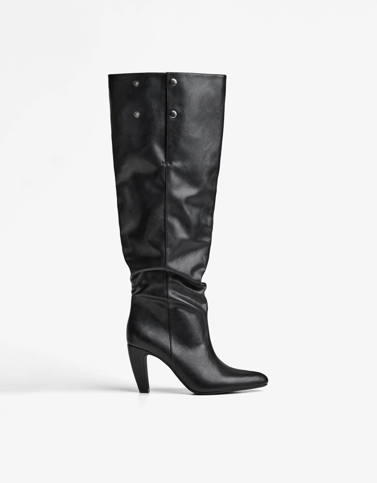 Wide-leg heeled boots