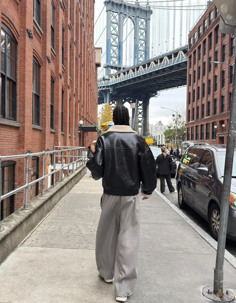 Куртка из винила с меховым воротником