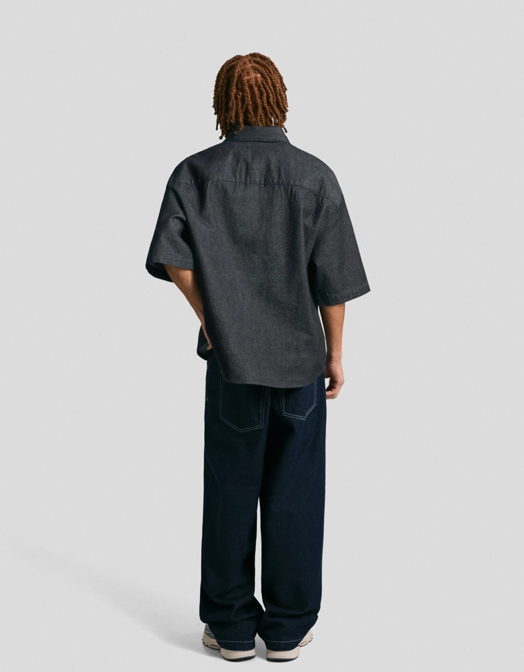 Рубашка свободного кроя с короткими рукавами