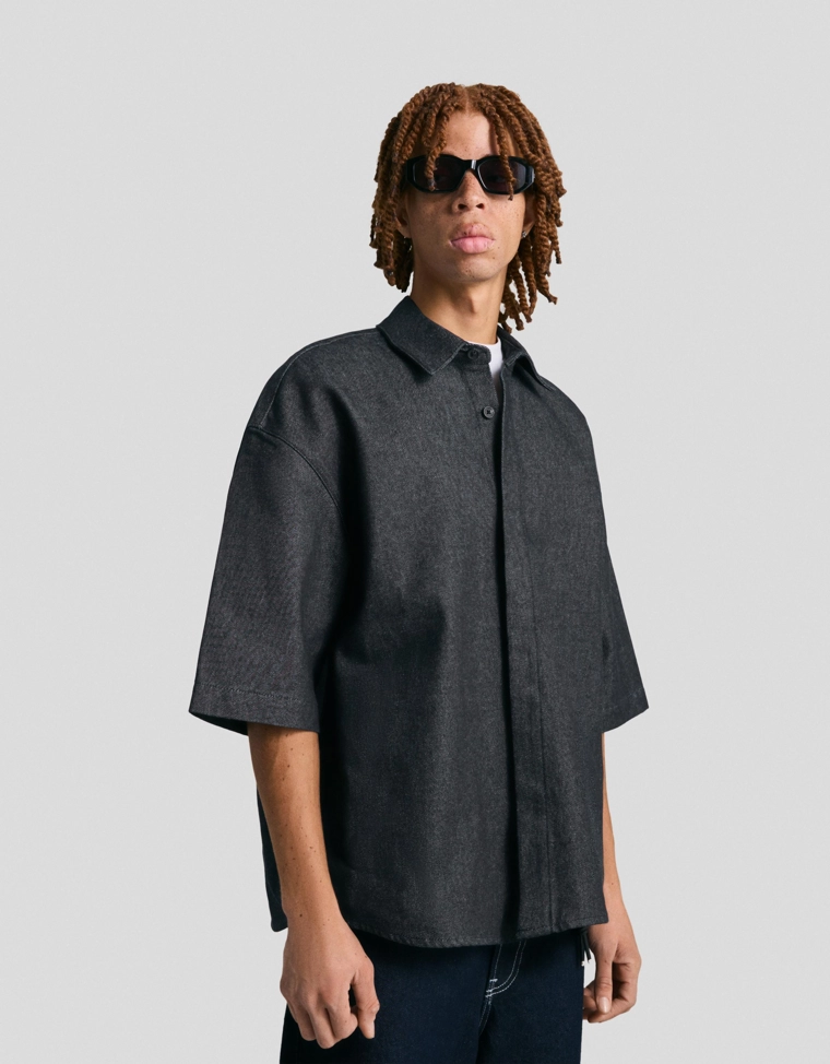 Рубашка свободного кроя с короткими рукавами