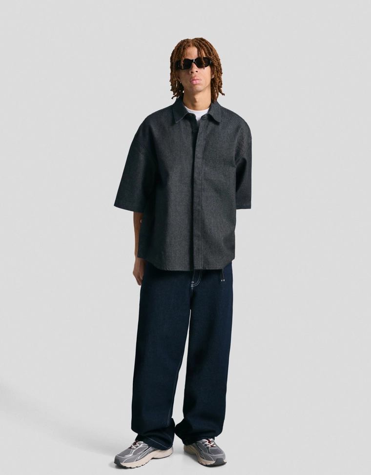 Рубашка свободного кроя с короткими рукавами