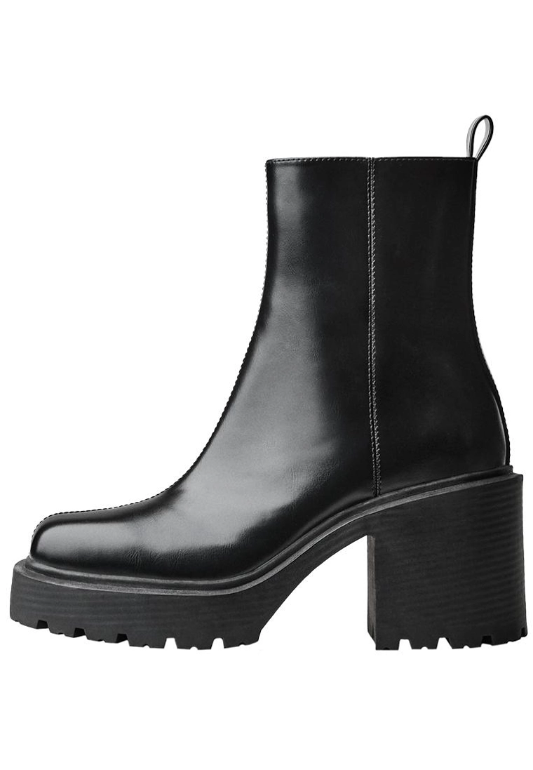Ботильоны с квадратным носом