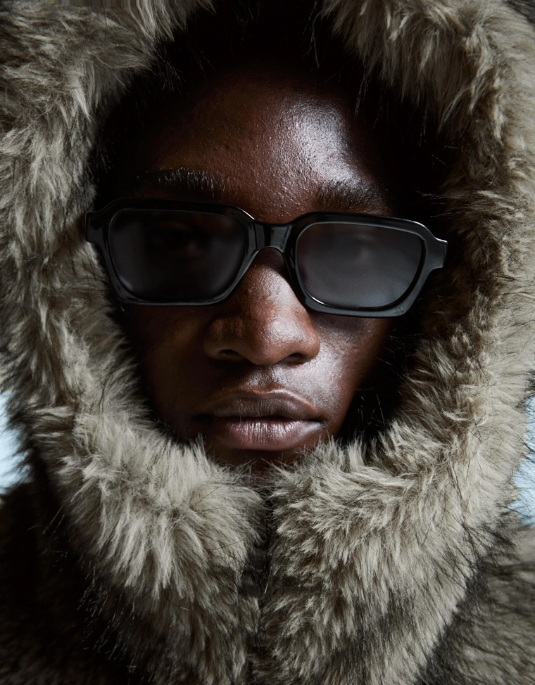 Куртка из искусственного меха с капюшоном