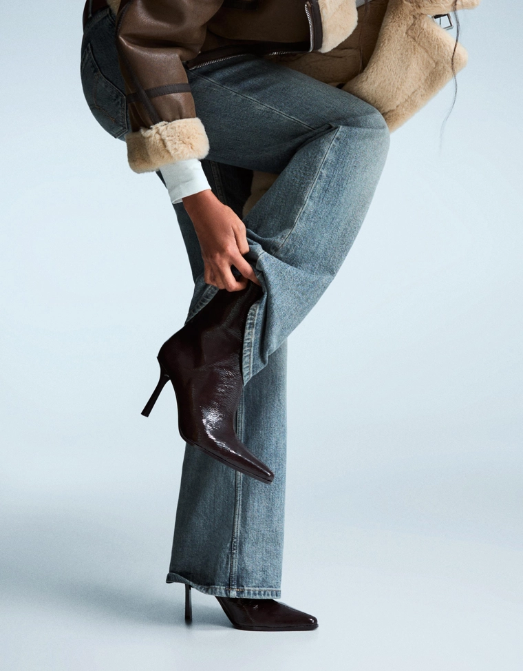 Ботильоны с тисненым каблуком