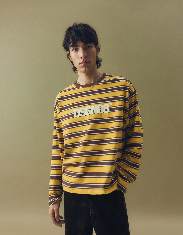 Лонгслив с принтом в стиле ретро