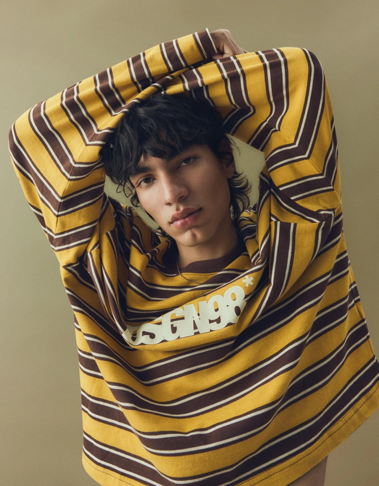 Лонгслив с принтом в стиле ретро