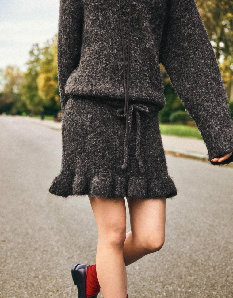 Мини-юбка с воланом и бантом