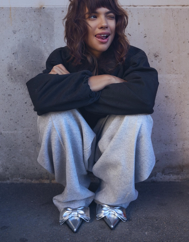 Туфли на среднем тонком каблуке с бантом