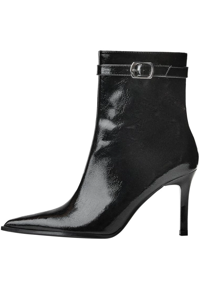 Heeled ankle boots with buckle strap
