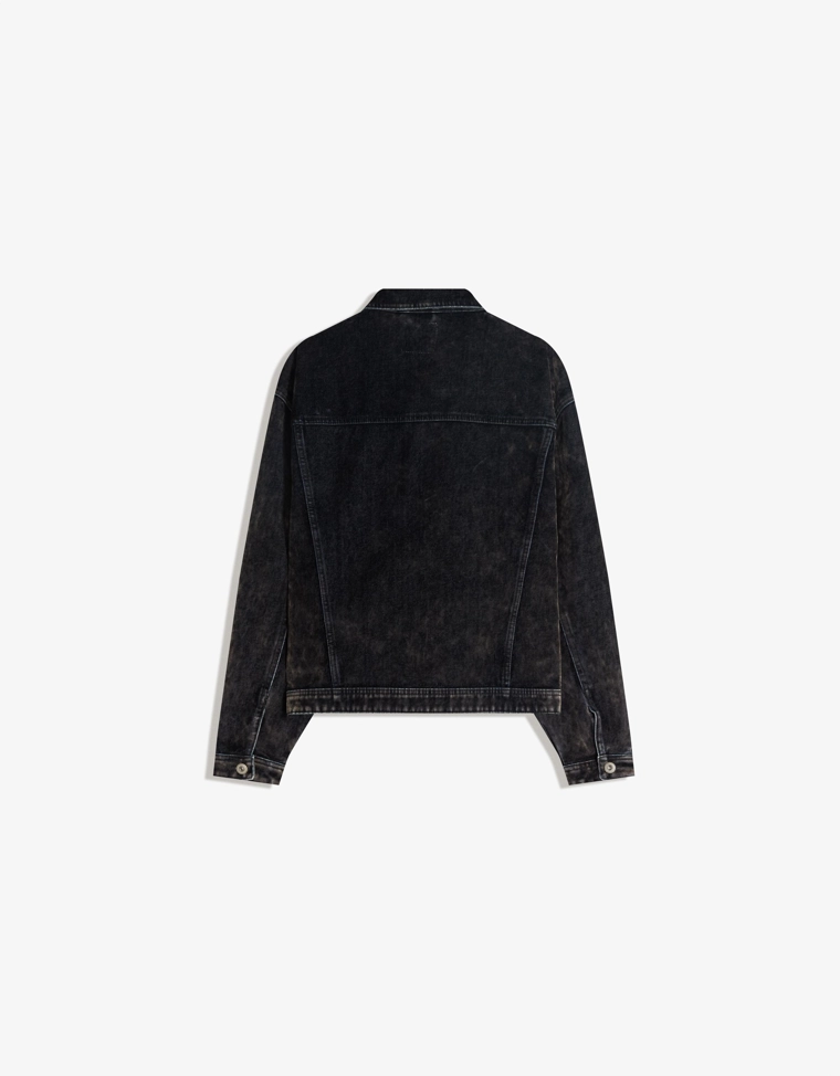 Джинсовая куртка свободного кроя