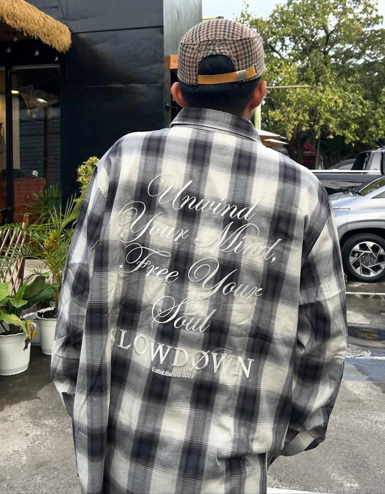 Рубашка в клетку с вышивкой на длинные рукава