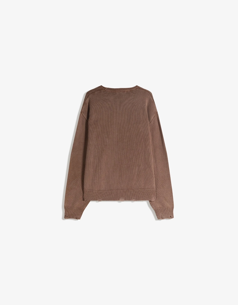 Свитер с нашивкой