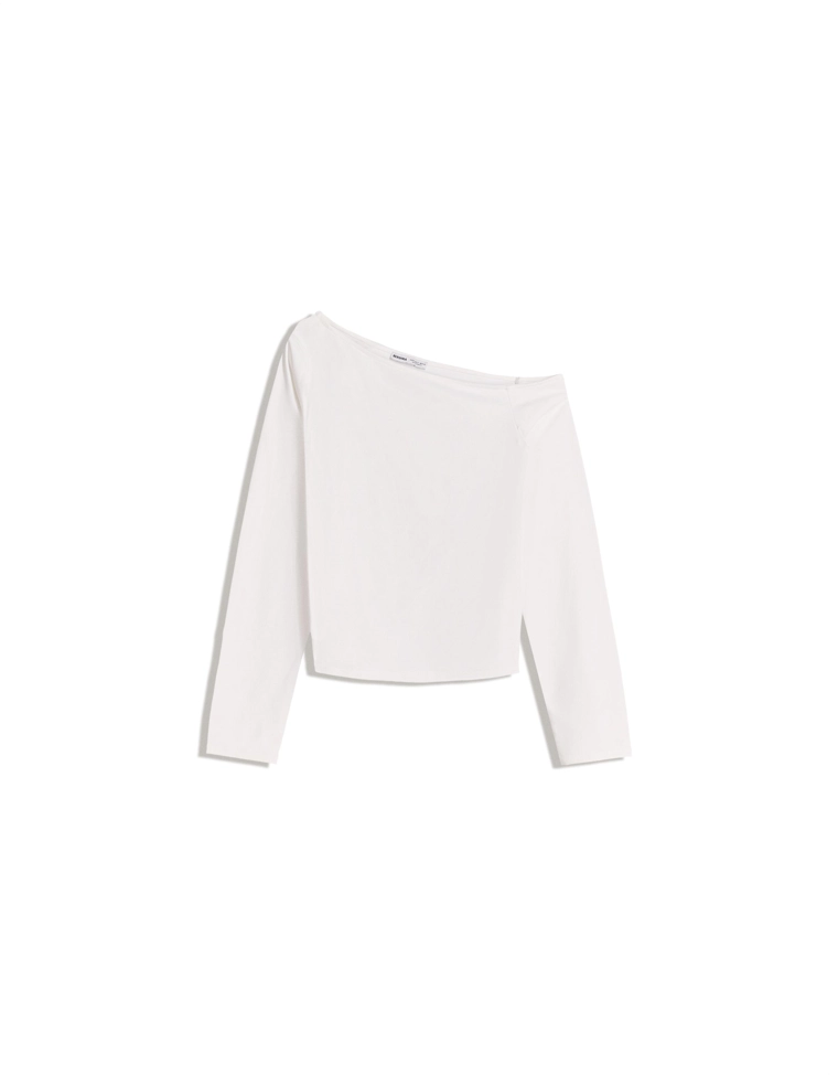 Футболка с длинными рукавами и асимметричным вырезом