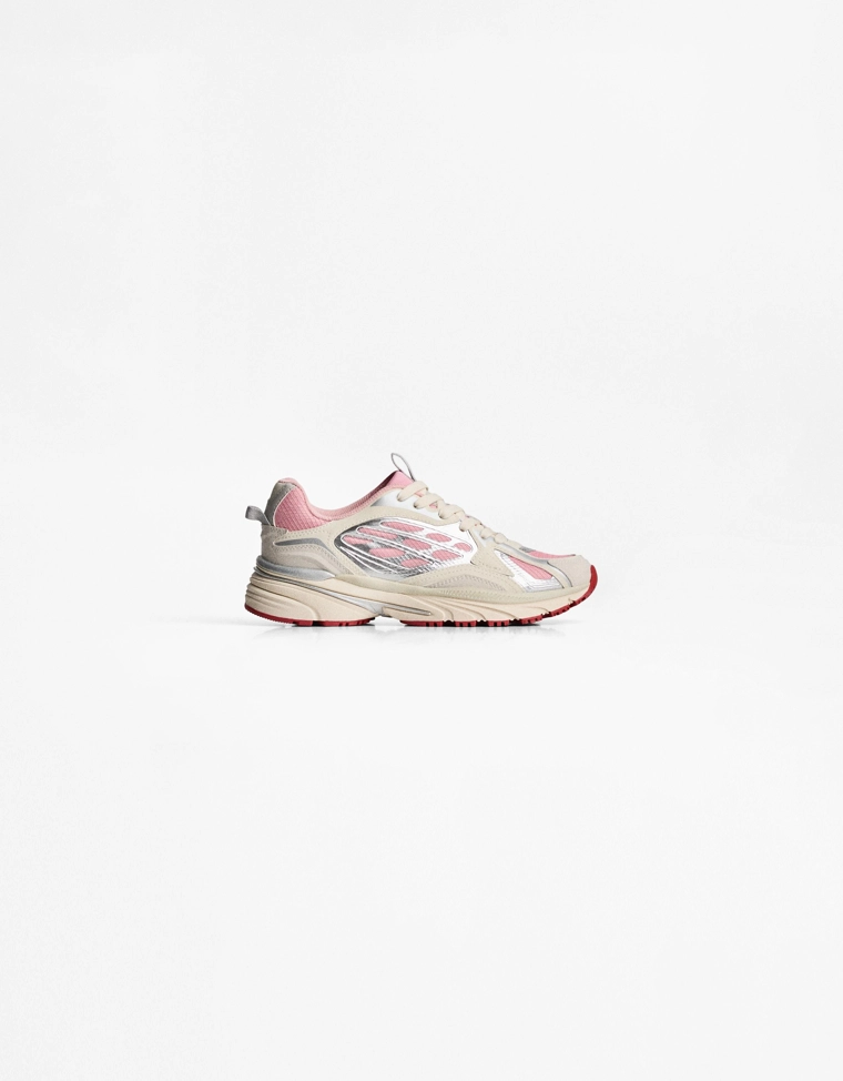 Кроссовки со вставками