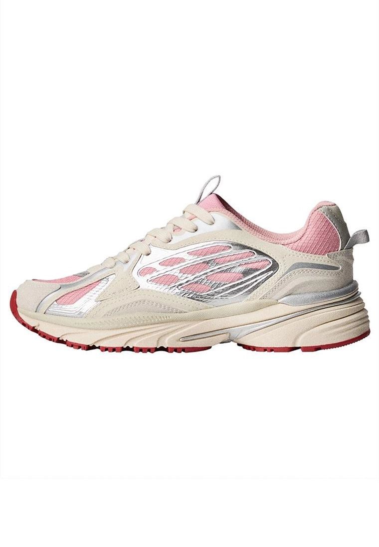 Кроссовки со вставками