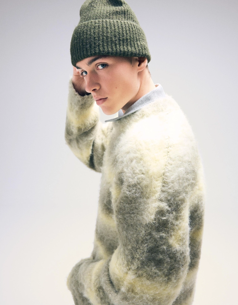 Свитер с разноцветным начесом