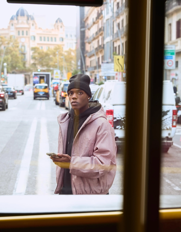 Куртка из искусственной кожи с капюшоном