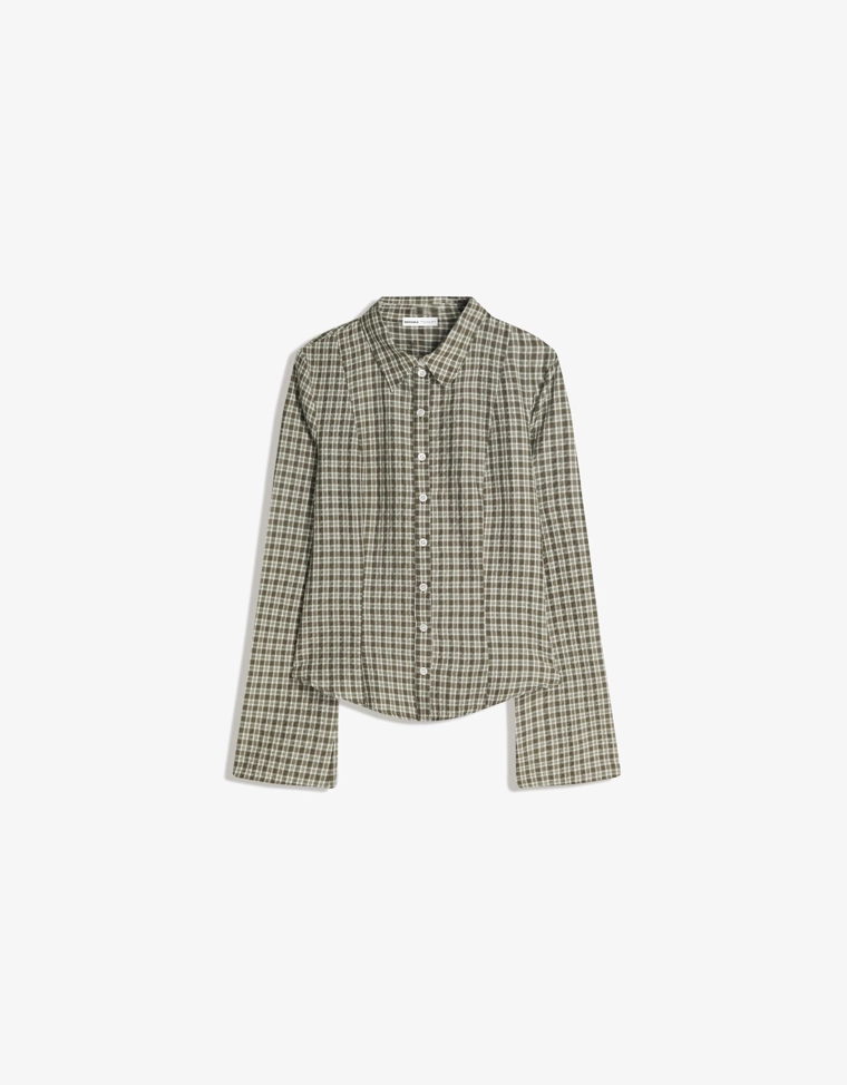 Рубашка облегающего кроя с расклешенными рукавами