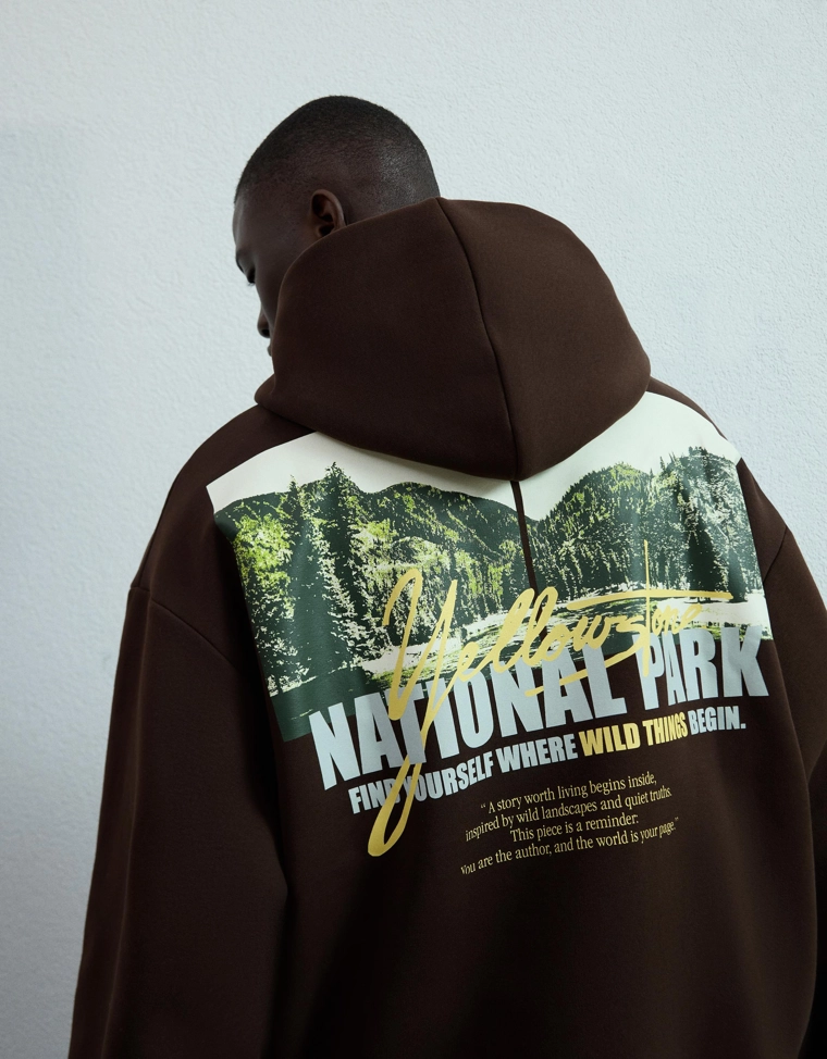 Худи с капюшоном и принтом