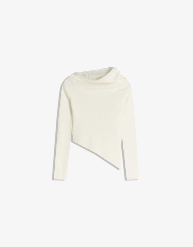 Свитер асимметричного кроя со сборками