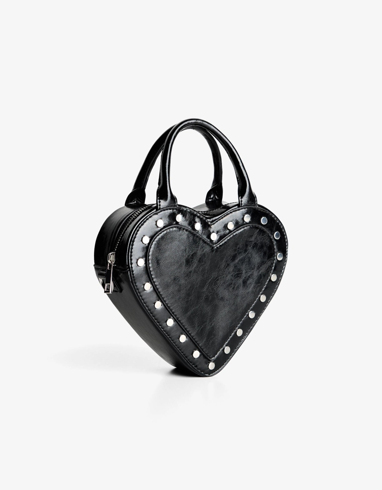 Сумка-сердце из искусственной кожи с заклепками