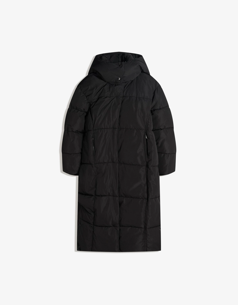 Длинный пуховик с капюшоном из водоотталкивающей ткани