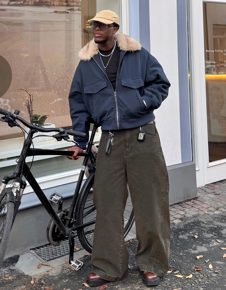 Брюки очень свободного кроя с вощеным покрытием