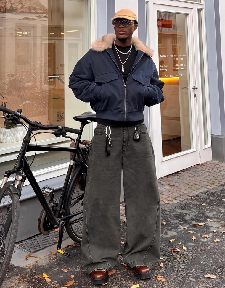 Брюки очень свободного кроя с вощеным покрытием