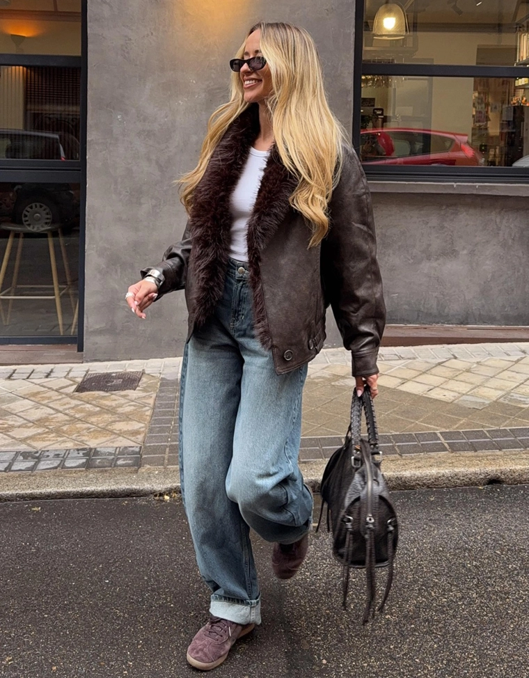 Куртка из искусственной кожи с меховым воротником