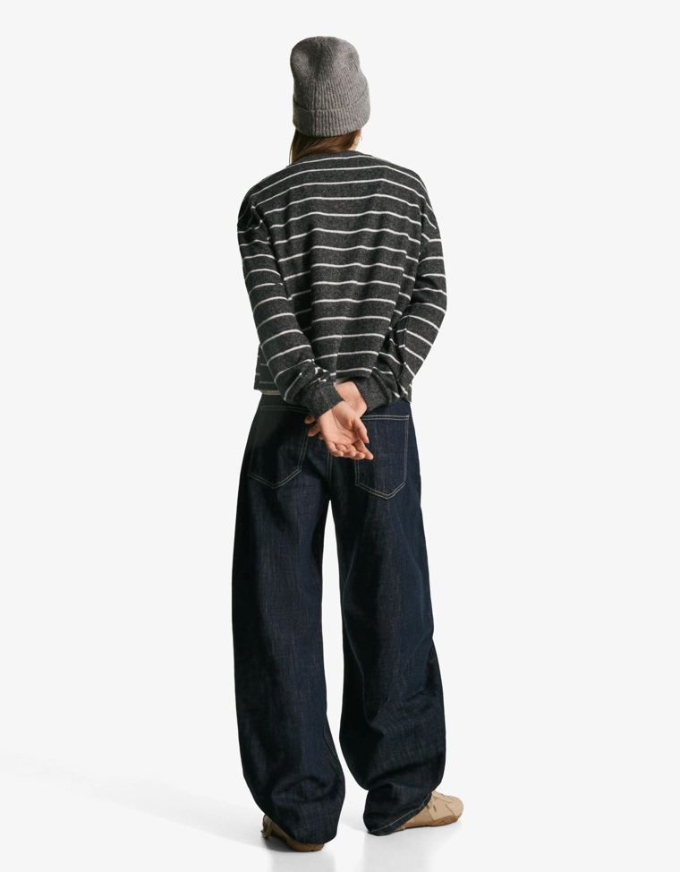 Полосатый трикотажный свитер