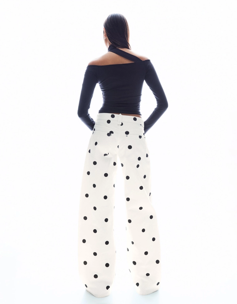 Брюки свободного кроя в горошек