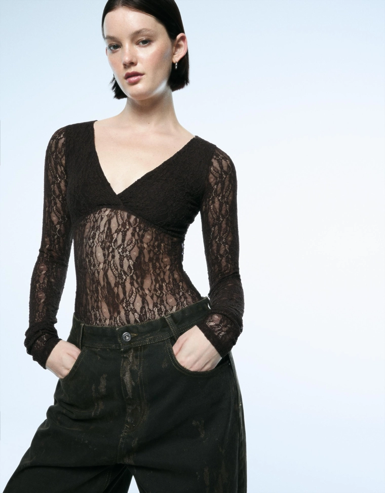 Боди с кружевом и длинными рукавами