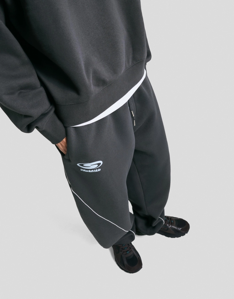 Брюки-бананы из ткани с принтом