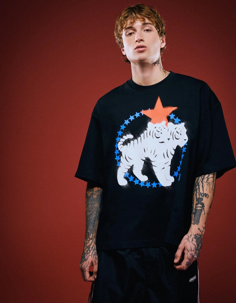 Футболка NTS Nusar 3000 объемного кроя с короткими рукавами и принтом