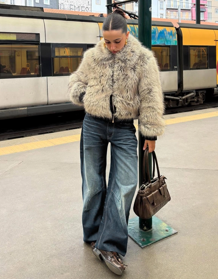 Джинсы свободного кроя с низкой посадкой