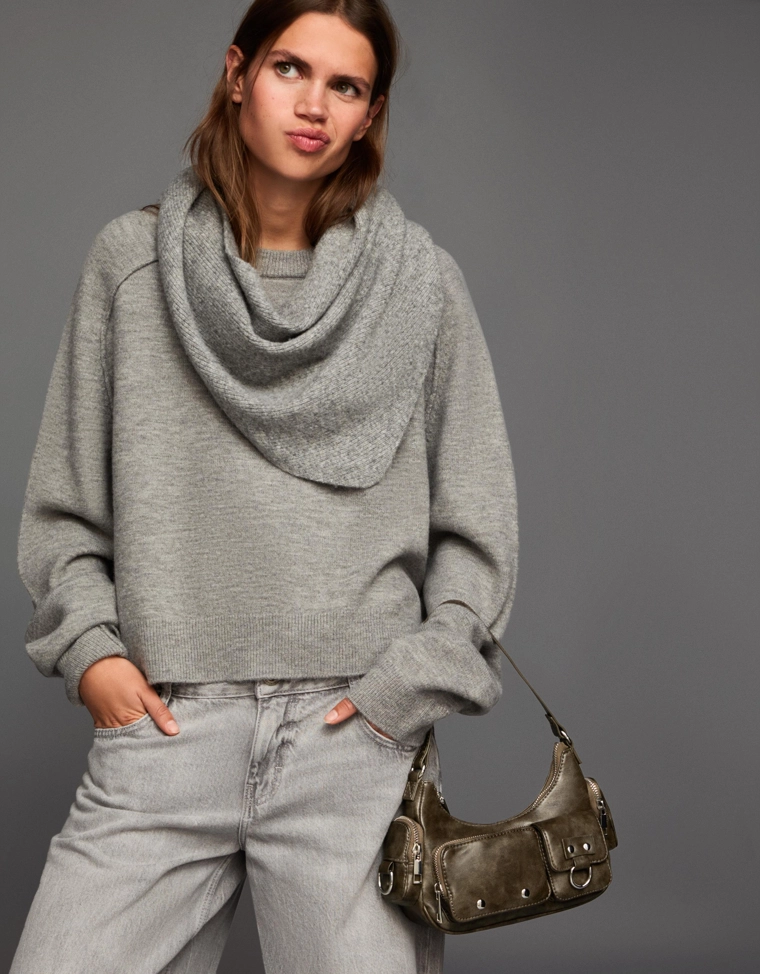 Сумка с ручкой и карманами