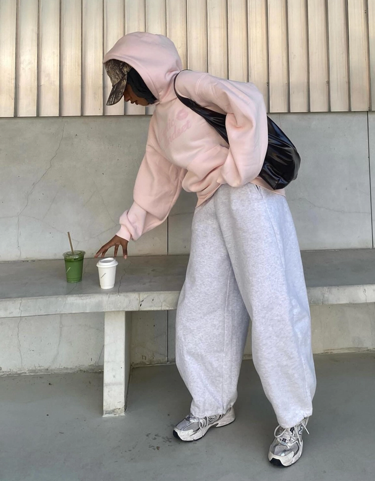 Джемпер с капюшоном и принтом