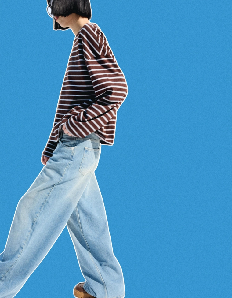 Джинсы с широкими штанинами и низкой посадкой