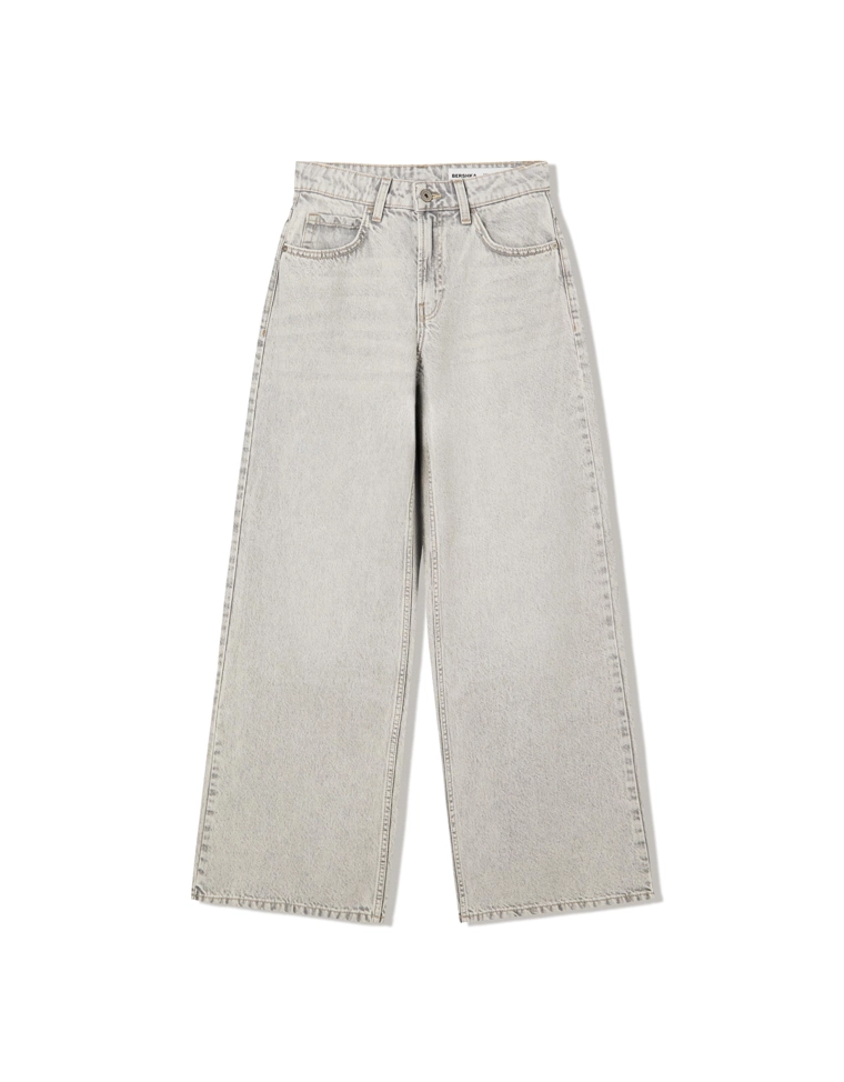 Джинсы с широкими штанинами